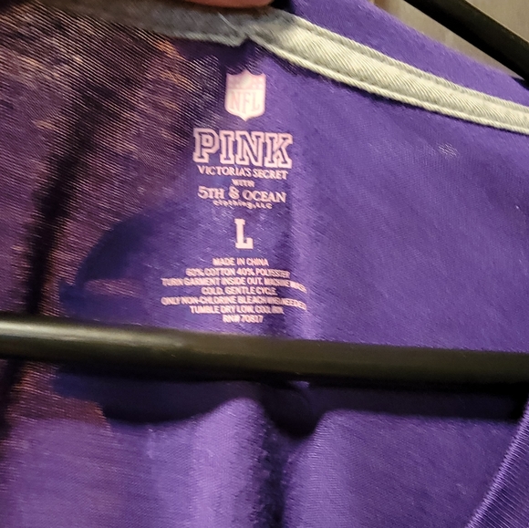 NEW Limited Edition PINK VS NFL Minnesota Vikings purple tee shirt large - Picture 3 of 4
